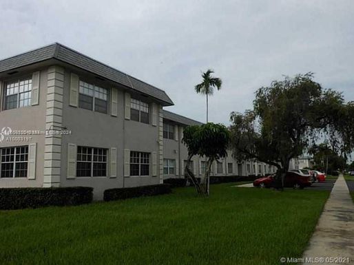 1520 Mckinley St # 106E, Hollywood FL 33020