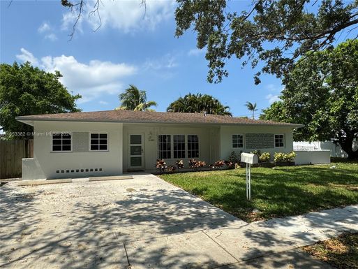 2125 Alamanda Dr, North Miami FL 33181