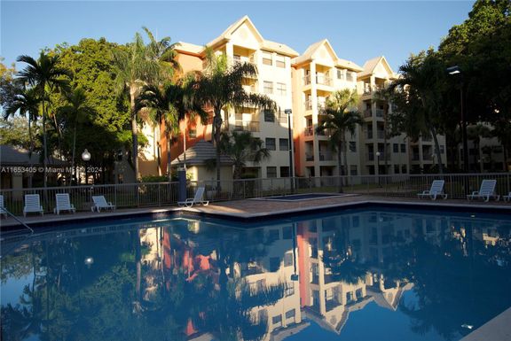 8363 Lake Dr # 202, Doral FL 33166