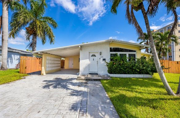 1125 NE 6th St, Hallandale Beach FL 33009