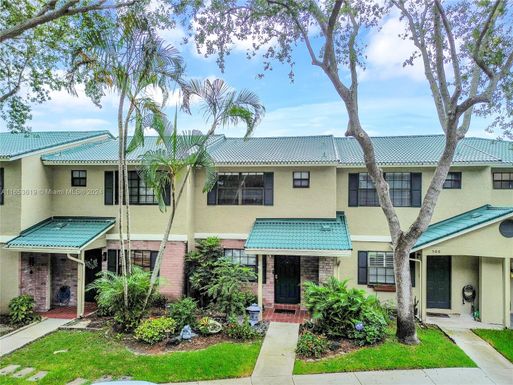 502 Westree Ln, Plantation FL 33324