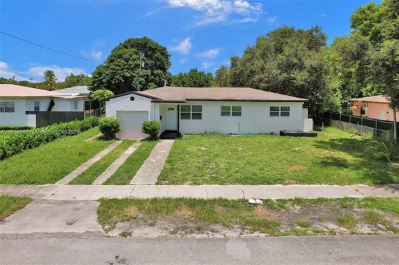 1041 NE 169th St, Miami FL 33162