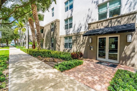 2421 NE 65th St # 309, Fort Lauderdale FL 33308