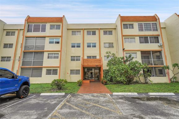 2251 NW 41st Ave # 211, Lauderhill FL 33313