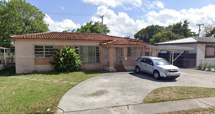 150 W 60th St, Hialeah FL 33012