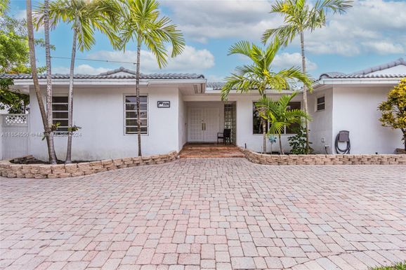 3326 NE 168th St, North Miami Beach FL 33160