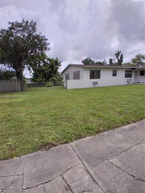 920 NE 173rd St, Miami FL 33162