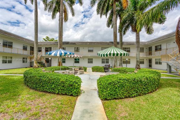 6211 SW 37th St # 202, Davie FL 33314