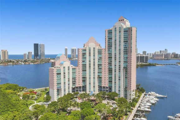 3370 Hidden Bay Dr # 2708, Aventura FL 33180