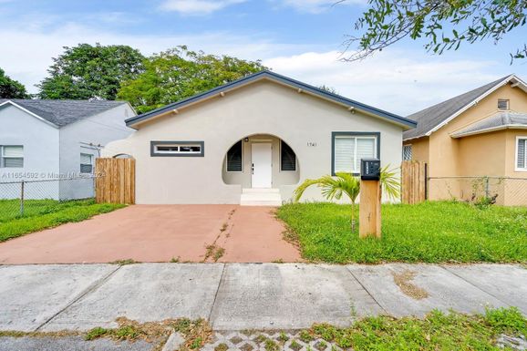 1741 NW 44th St, Miami FL 33142