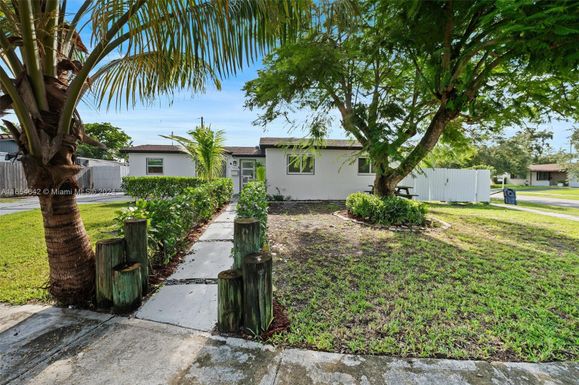 20315 SW 106th Ave, Cutler Bay FL 33189