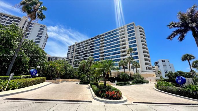 500 Three Islands Blvd # 816, Hallandale Beach FL 33009