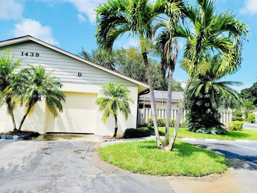 1439 Captains Walk # 20, Fort Pierce FL 34950