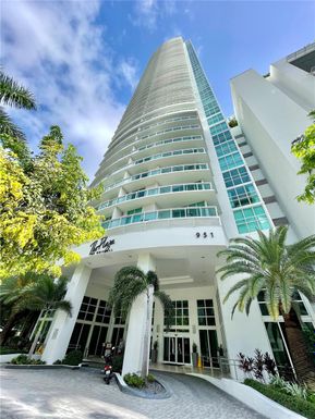 951 Brickell Ave # 3505, Miami FL 33131