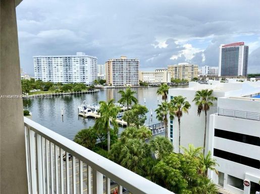 1965 S ocean drive # 5B, Hallandale Beach FL 33009