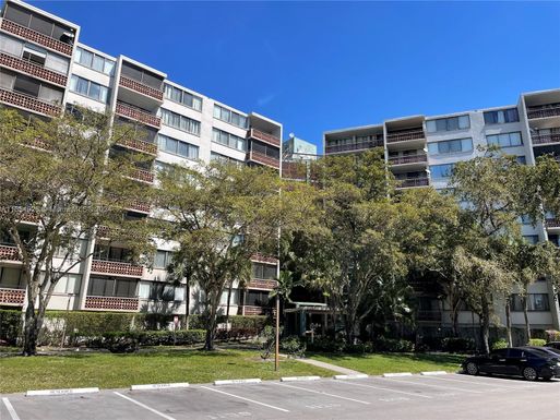 4222 Inverrary Blvd # 4406, Lauderhill FL 33319