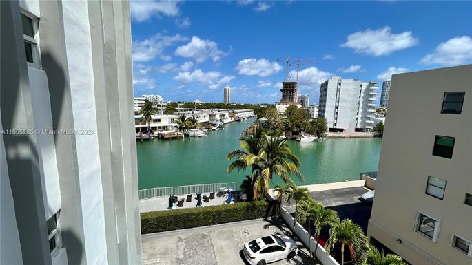 7133 Bay Dr # 505, Miami Beach FL 33141