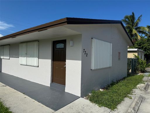 732 SW 6th St # 732, Dania Beach FL 33004