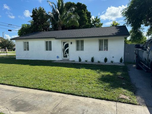 25 SW 17th Ave, Homestead FL 33030