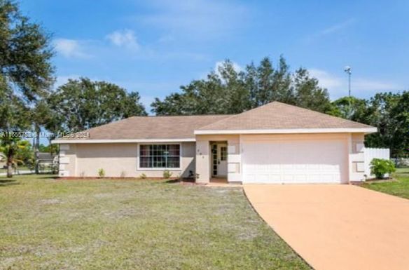 489 SW Eastport Cir, Port St. Lucie FL 34953