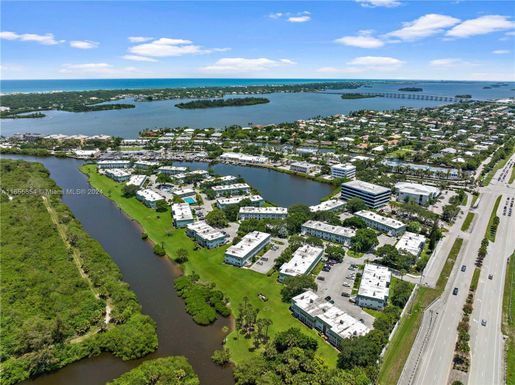 2800 Indian River Boulevard # R9, Vero Beach FL 32960