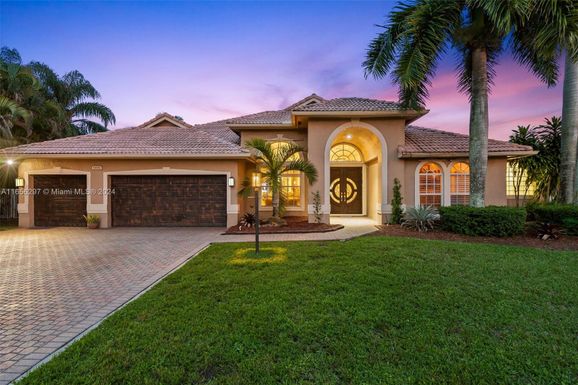 6682 Segovia Way, Pembroke Pines FL 33331