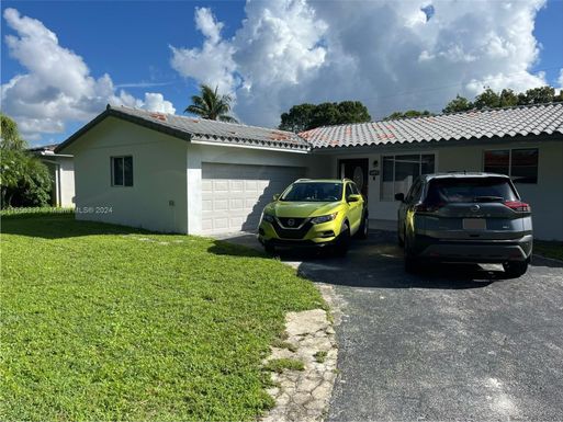 14371 Lake Crescent, Miami Lakes FL 33014