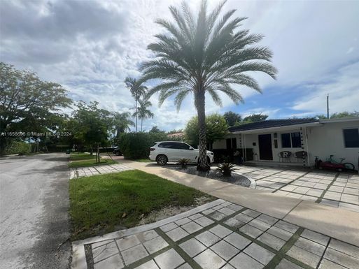 4220 SW 60th Ct, Miami FL 33155