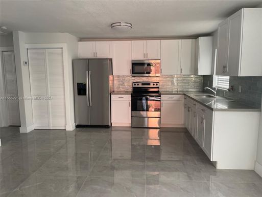 4281 Riverside Dr # 2, Coral Springs FL 33065