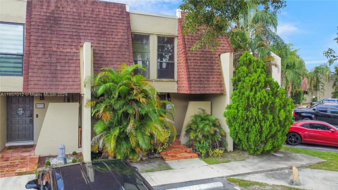 8934 Palm Tree Ln # 8934, Pembroke Pines FL 33024