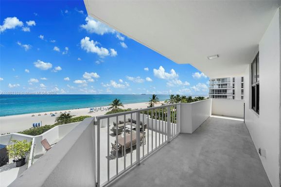 4301 Collins Ave # 605, Miami Beach FL 33140