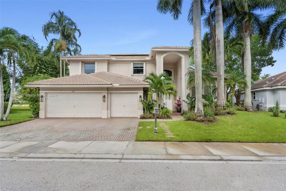 774 Regal Cove Rd, Weston FL 33327