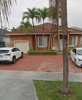 8713 NW 146th Ln, Miami Lakes FL 33018