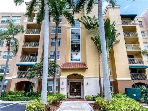 19501 E Country Club Dr # 104, Aventura FL 33180