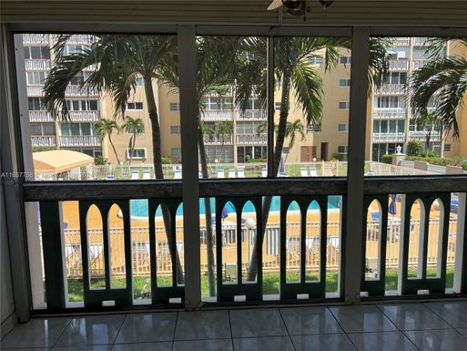 421 NE 14th Ave # 203, Hallandale Beach FL 33009