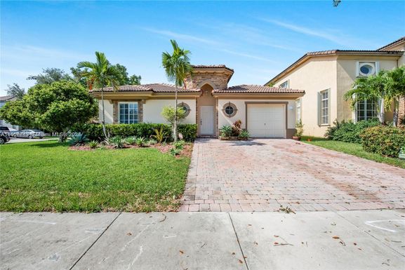 9372 SW 226th Ter, Cutler Bay FL 33190