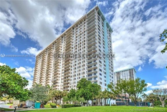 1201 S Ocean Dr # 1206S, Hollywood FL 33019