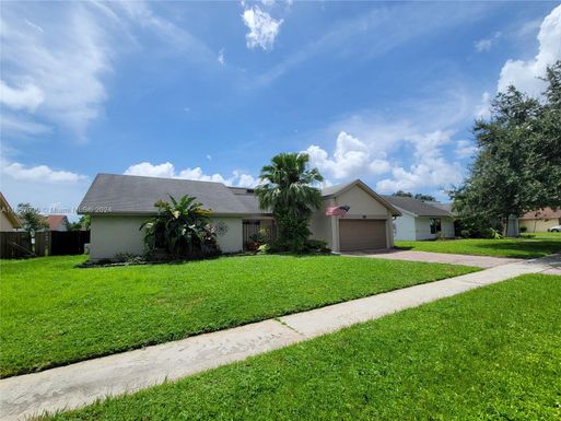 8300 NW 51st Ct, Lauderhill FL 33351