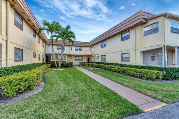 180 Saxony # D, Delray Beach FL 33446