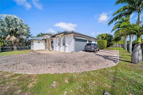 16401 SW 281st St # 1, Homestead FL 33033