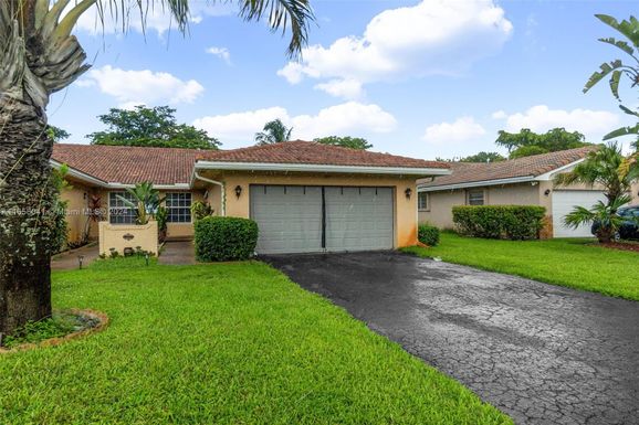 2991 NW 103rd Ln, Coral Springs FL 33065