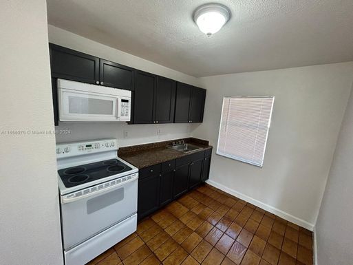 244 NW 14th St # 3, Pompano Beach FL 33060