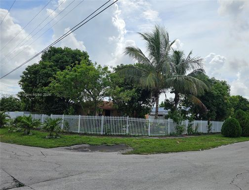 695 E 9th Ln, Hialeah FL 33010