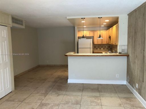 2611 Riverside Dr # 6, Coral Springs FL 33065