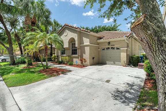 5344 NW 106th Dr, Coral Springs FL 33076