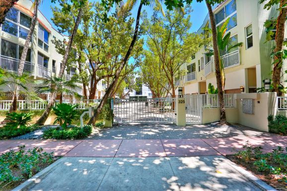 325 Meridian Ave # 8, Miami Beach FL 33139