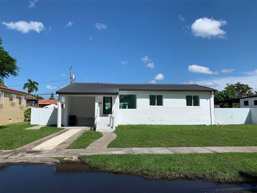 2101 SW 82nd Pl, Miami FL 33155