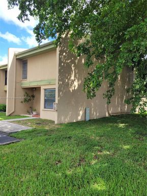 9521 NW 14th Ct # 212, Pembroke Pines FL 33024