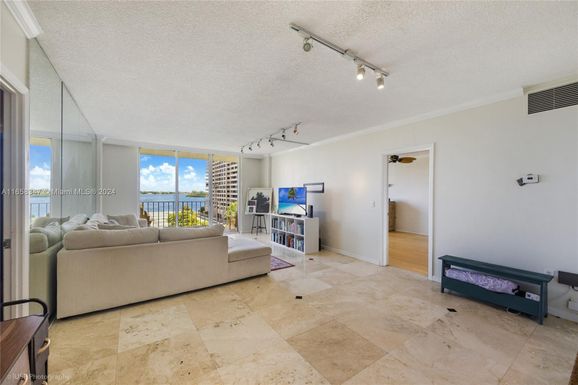 11111 Biscayne Blvd # 7A, Miami FL 33181