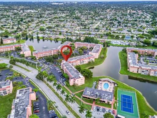 9480 Sunrise Lakes Blvd # 210, Sunrise FL 33322